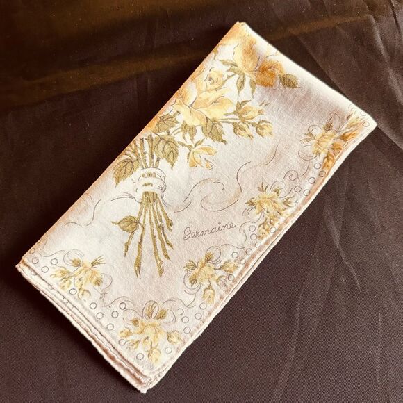 Vintage Germaine Yellow Rose Bouquet Print Handkerchief - Picture 7 of 7